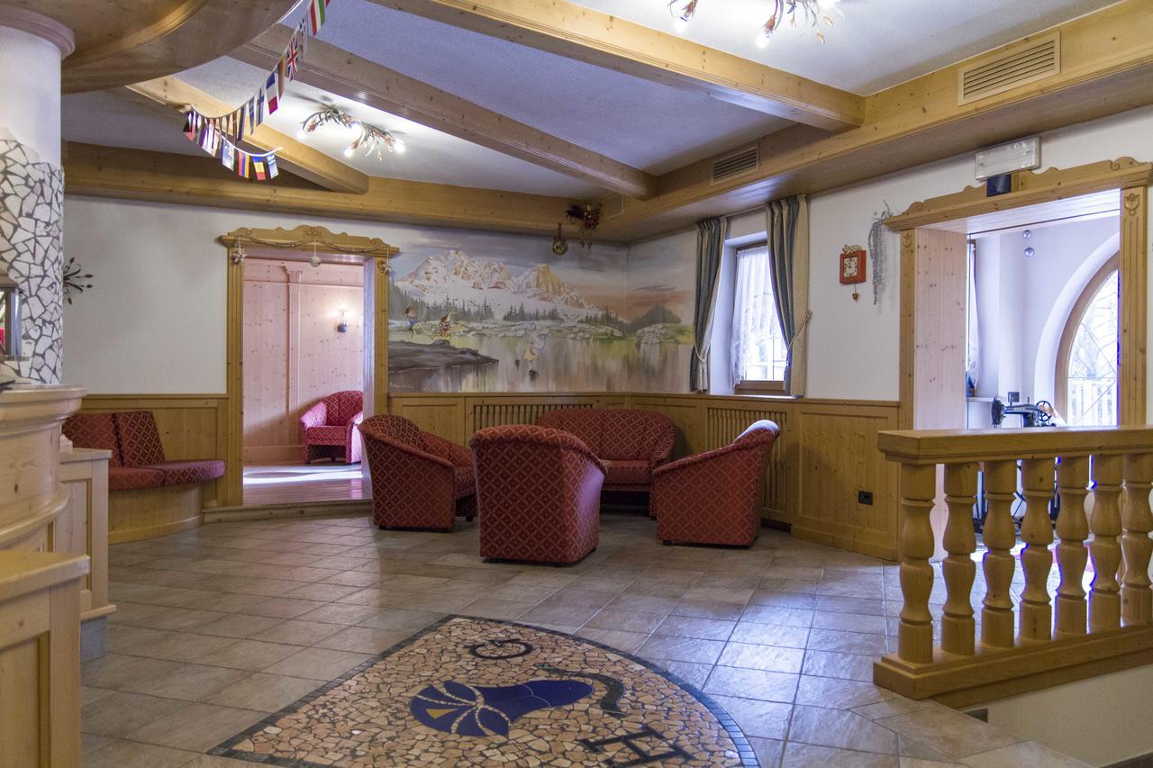 Hotel Genzianella Ziano Di Fiemme Bagian luar foto
