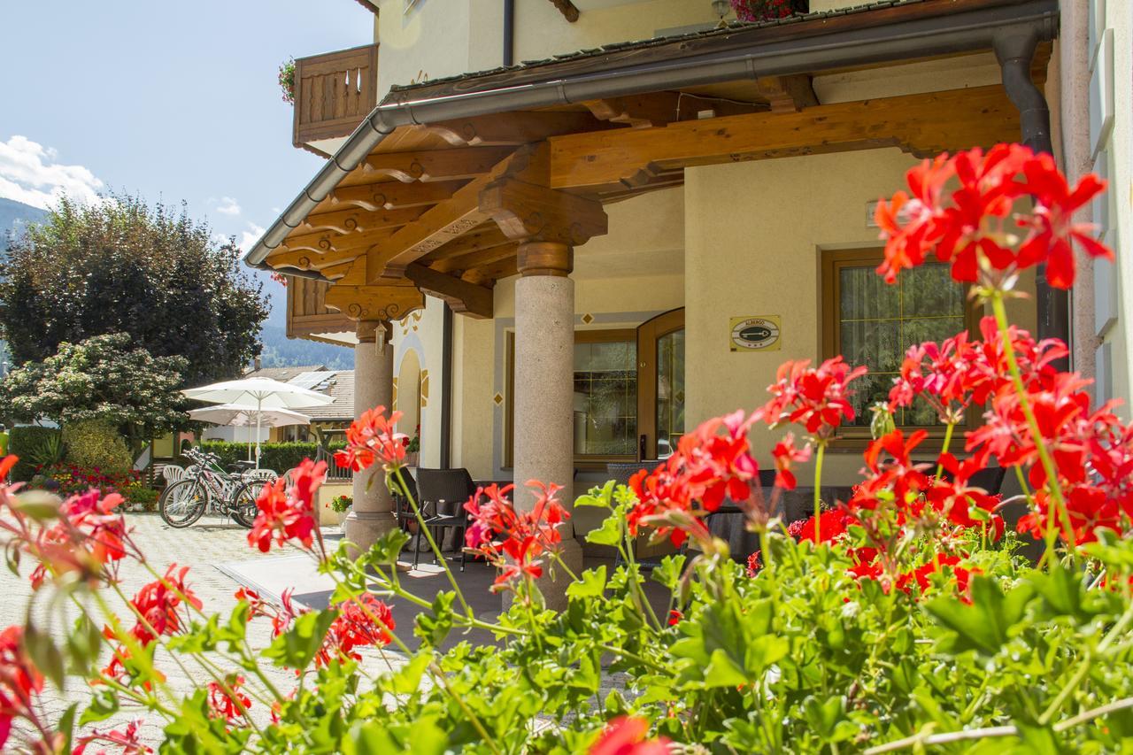 Hotel Genzianella Ziano Di Fiemme Bagian luar foto