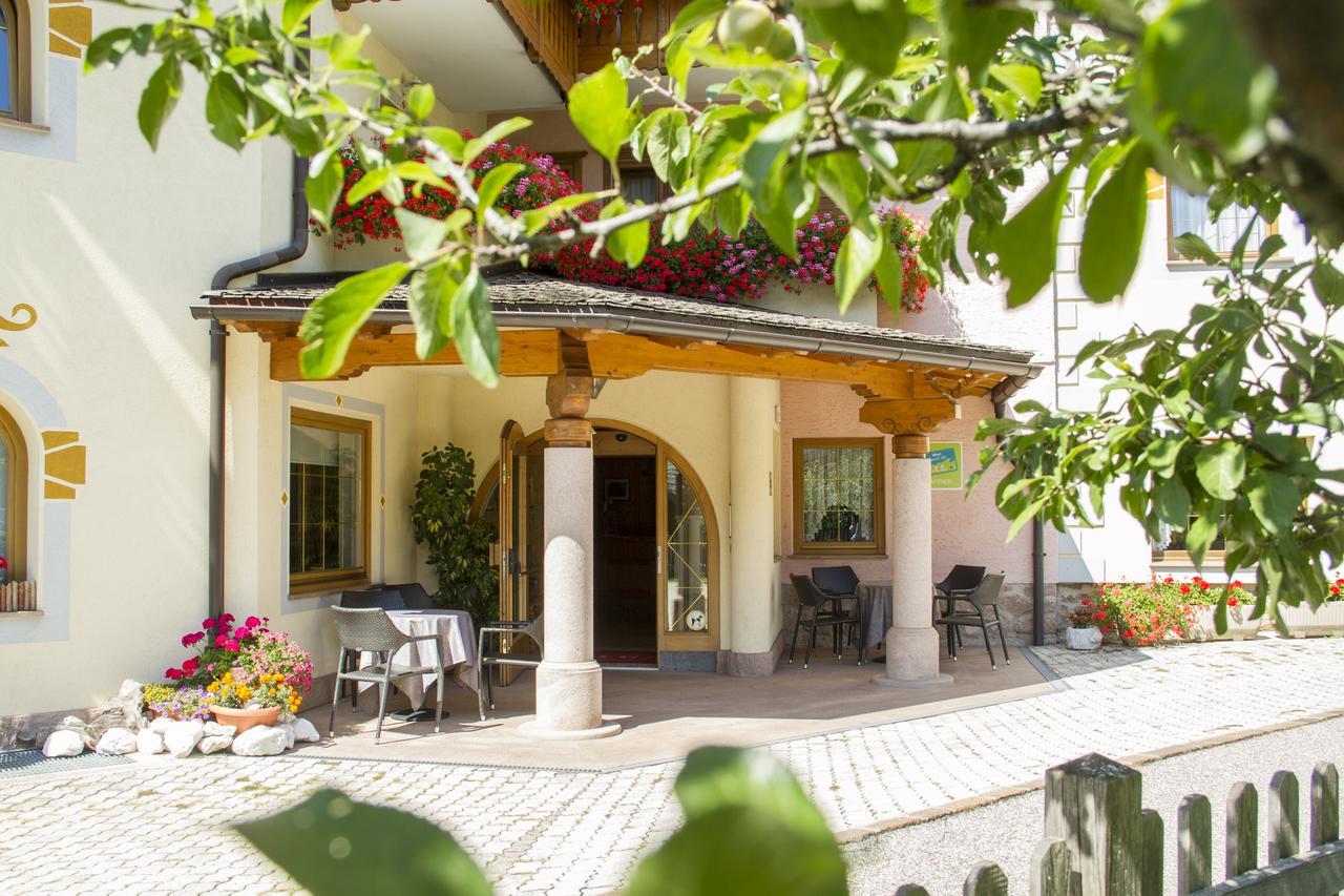 Hotel Genzianella Ziano Di Fiemme Bagian luar foto