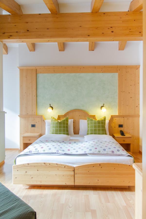 Hotel Genzianella Ziano Di Fiemme Bagian luar foto