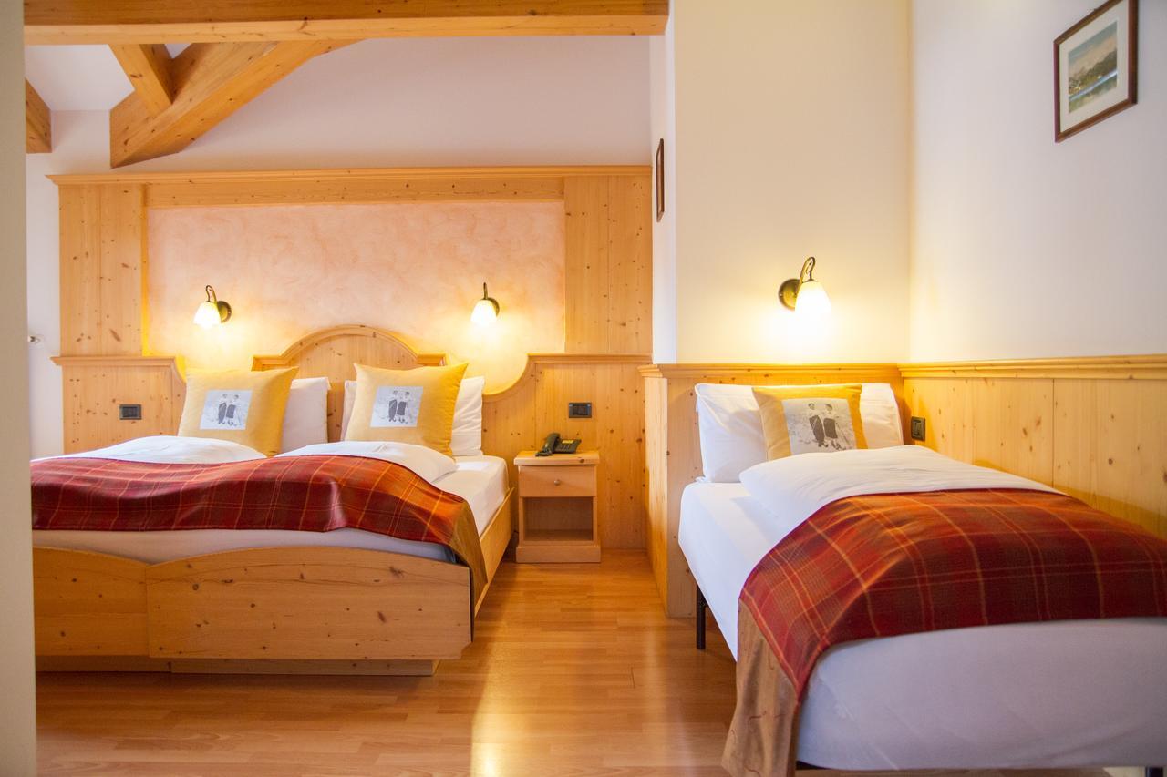 Hotel Genzianella Ziano Di Fiemme Bagian luar foto