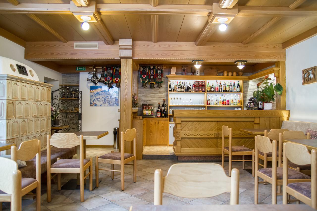 Hotel Genzianella Ziano Di Fiemme Bagian luar foto